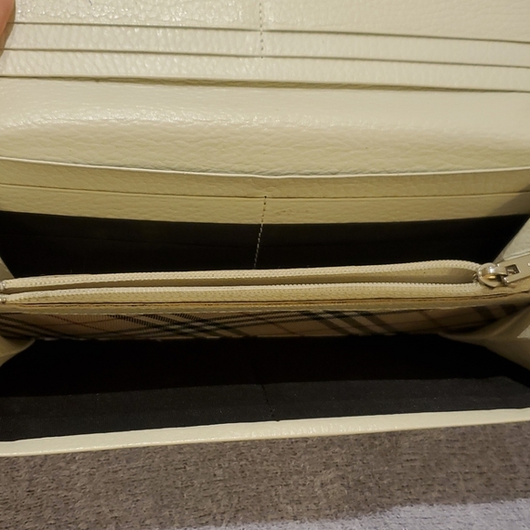 100%Auth Burberry Cream color Wallet Japan - Picture 6 of 14